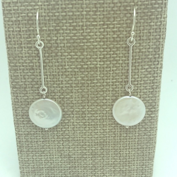 Freshwater pearl coin and sterling silver earrings - Picture 1 of 1