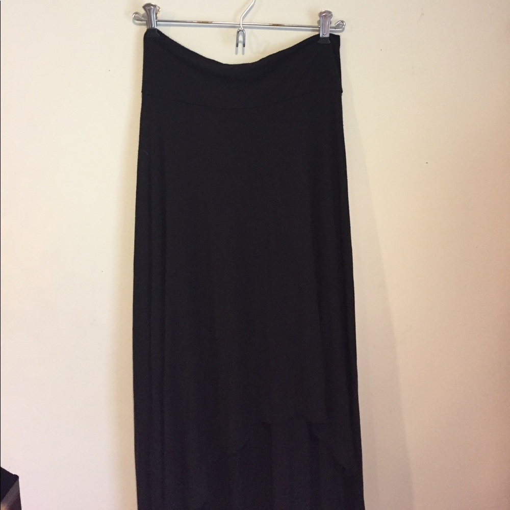 Black high- low stretchy skirt