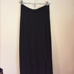 Black high- low stretchy skirt