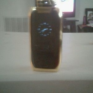 Meet your Posher, Devin