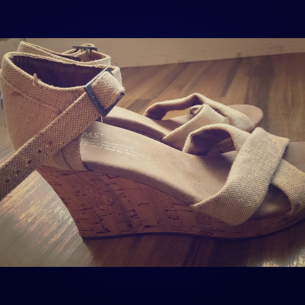 Toms wedges