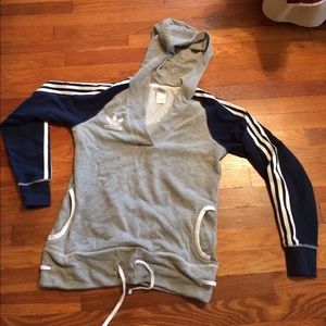 V neck pull over hooded sweatshirt