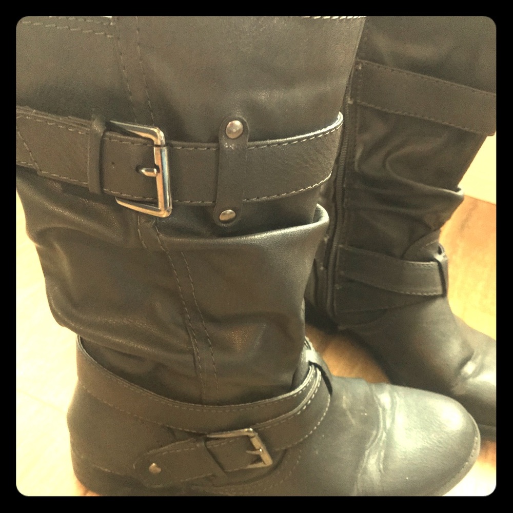 Moto Boots💟