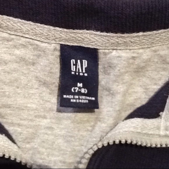 Gap Boys Pull Over - Picture 2 of 5