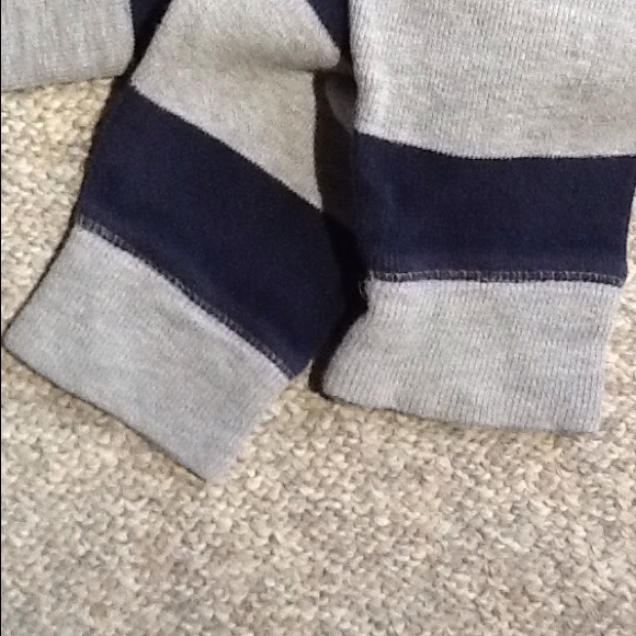 Gap Boys Pull Over - Picture 3 of 5