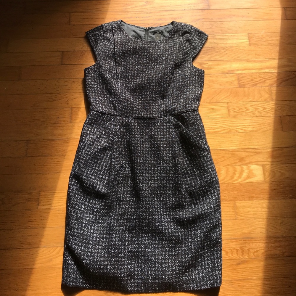 NWOT Ann Taylor 10p black Houndstooth empire dress
