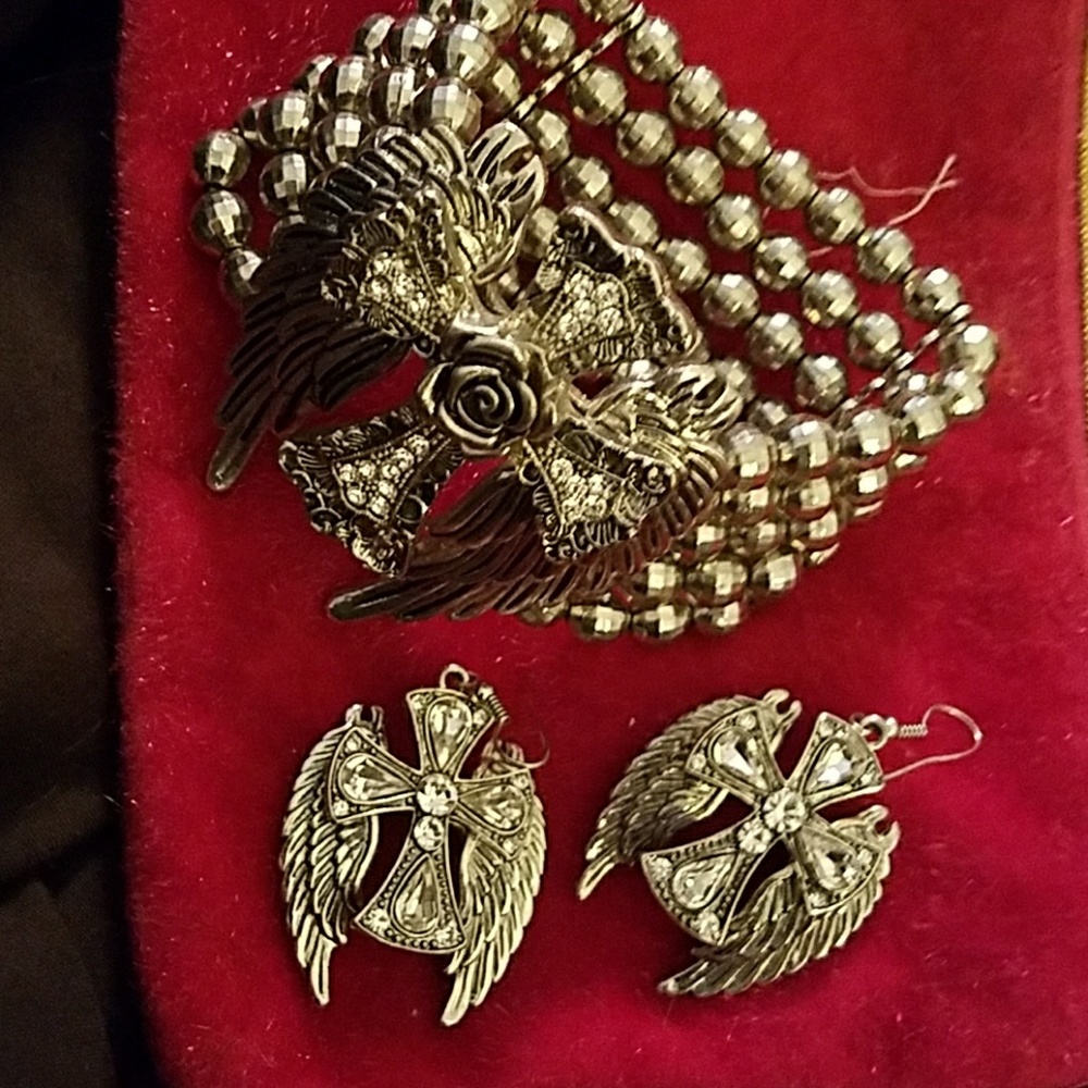 Bracelet and earrings