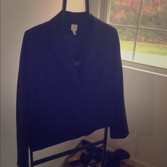 Classic Black Blazer - Picture 4 of 5