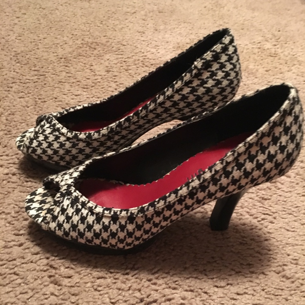 Madden Girl black & white heels