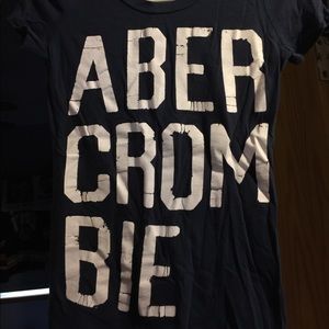 Cute Abercrombie & Fitch Blue t-shirt!