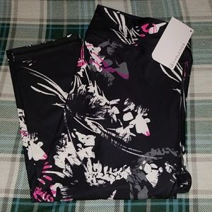Fabletics Mid Rise Capri Black Floral