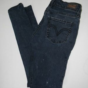 535 Levi Skinny Jean
