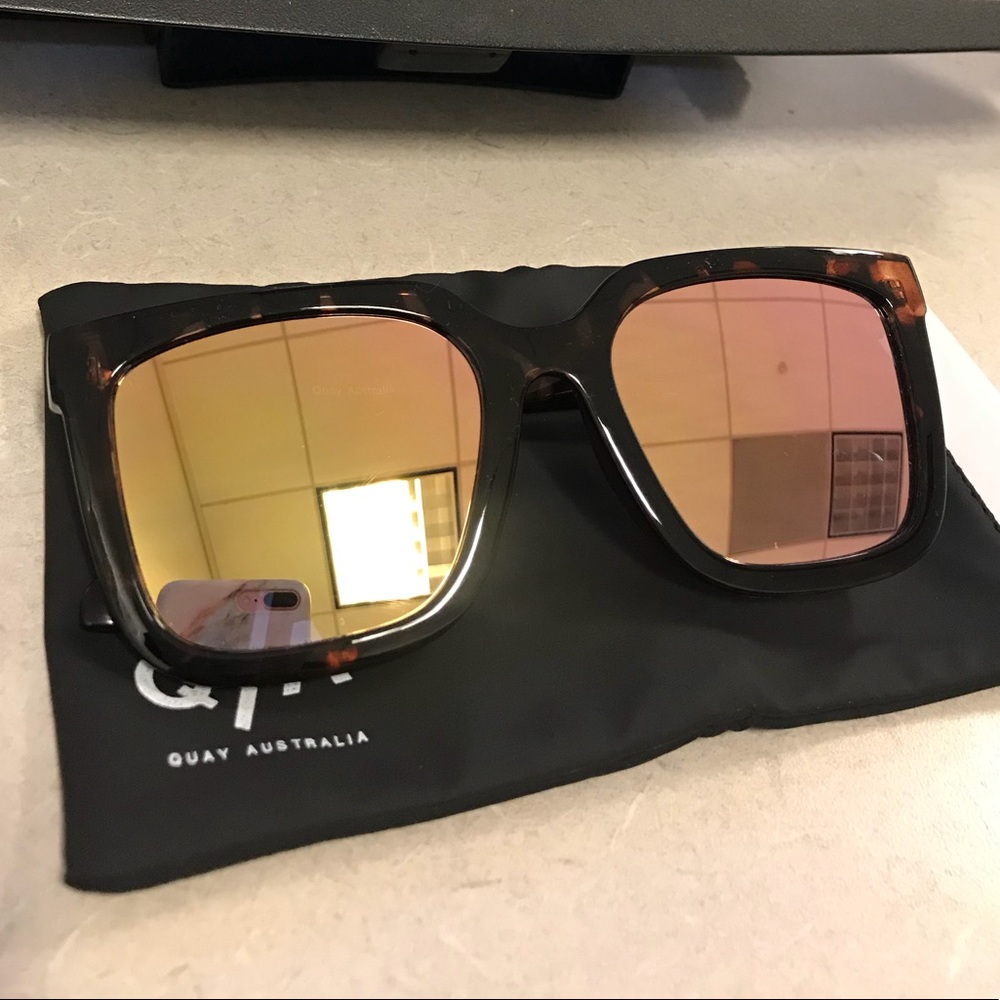 Quay Genesis Tortoise/ Rose Gold mirrored lens