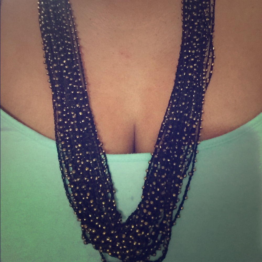 Gold and Black, several strand necklace!朗朗朗