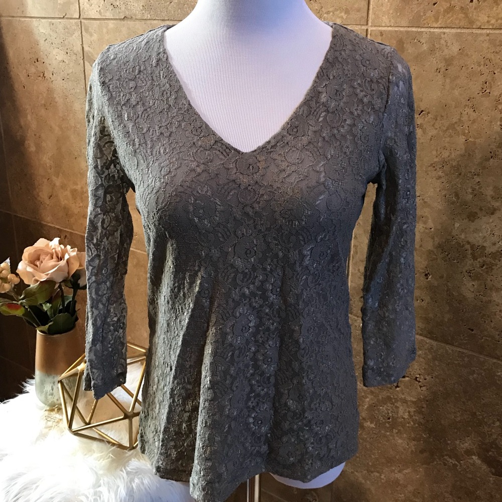 Gray 3/4 Sleeve V-neck Stretch Lace Knit Top