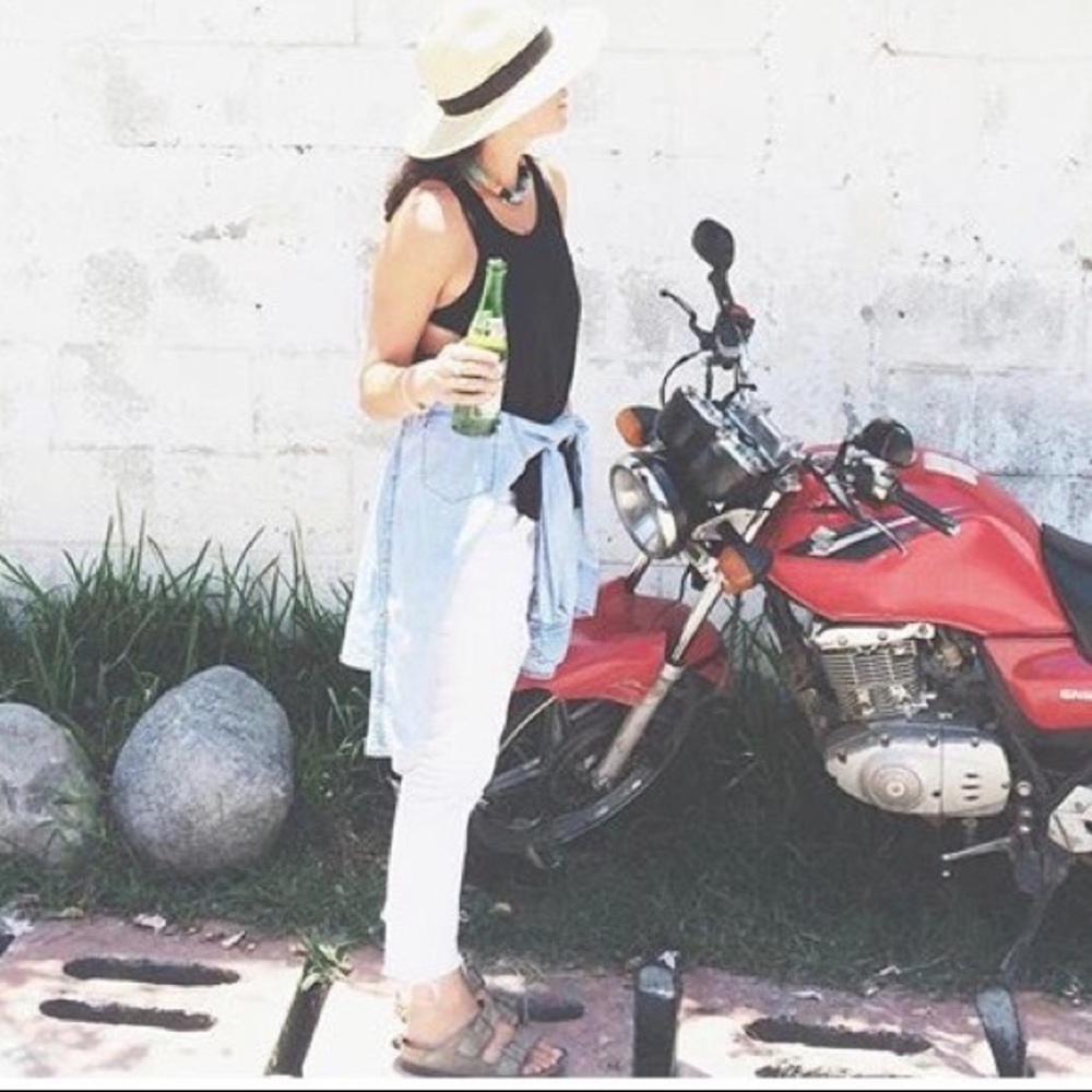 Free People Destroyed Ankle Skinny /white/size 27