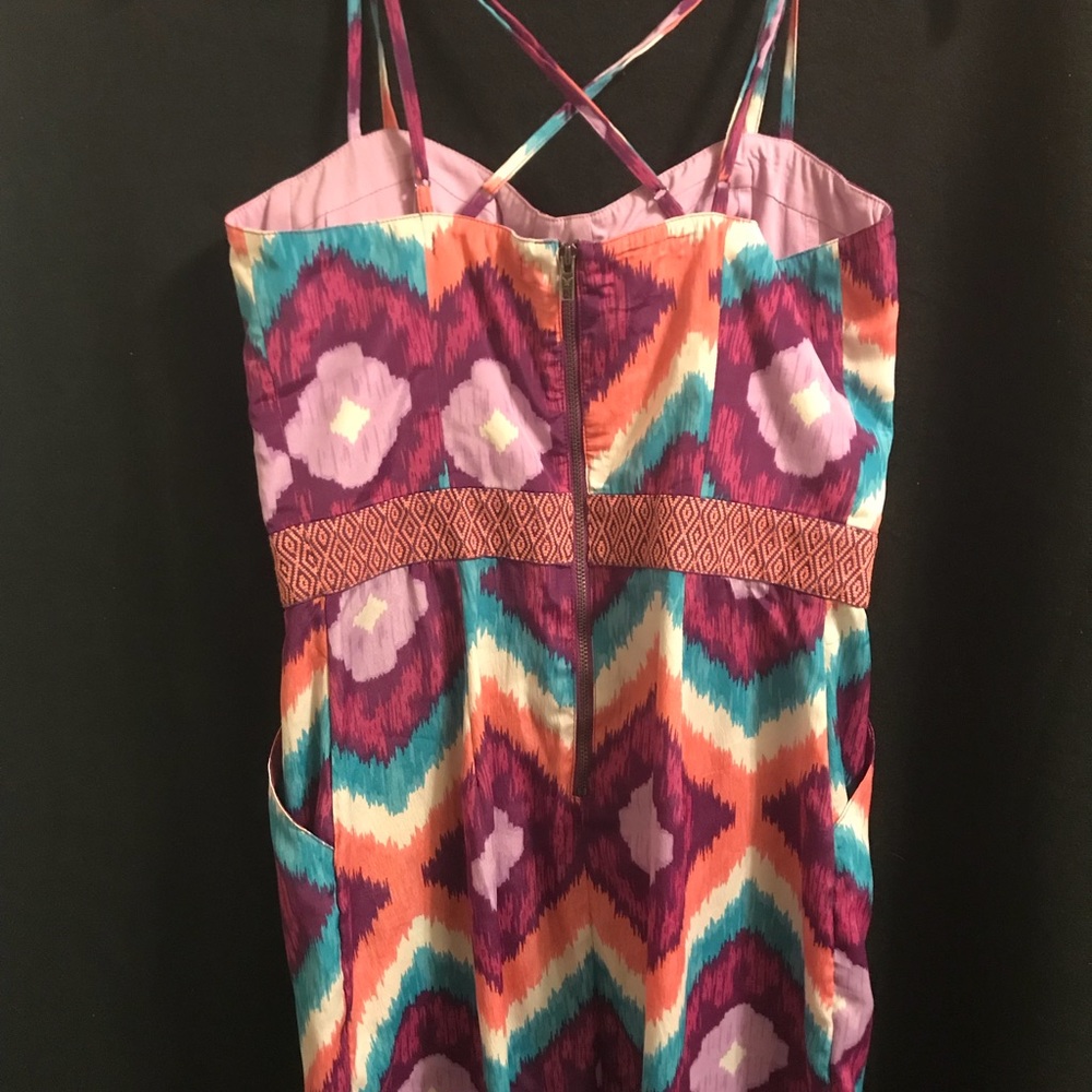 Short Spring Dress With Pockets - Picture 2 of 2