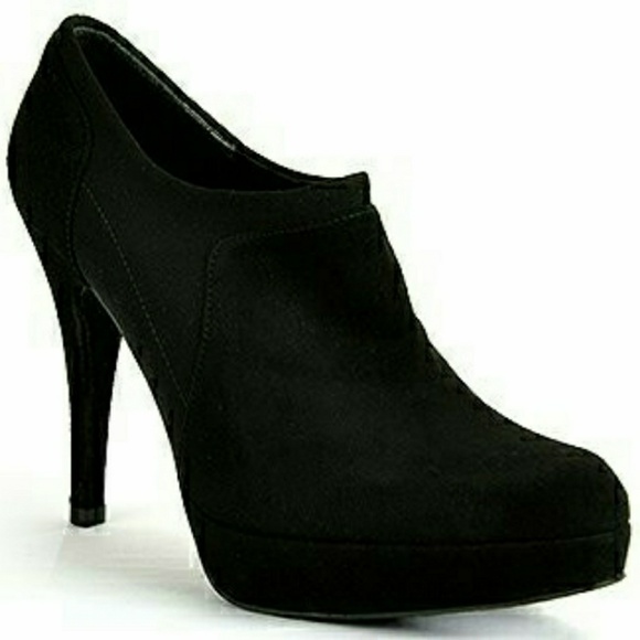 Stuart Weitzman Shoes - Stuart Weitzman Suede Booties