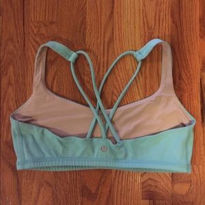 Lululemon Free to be sports bra