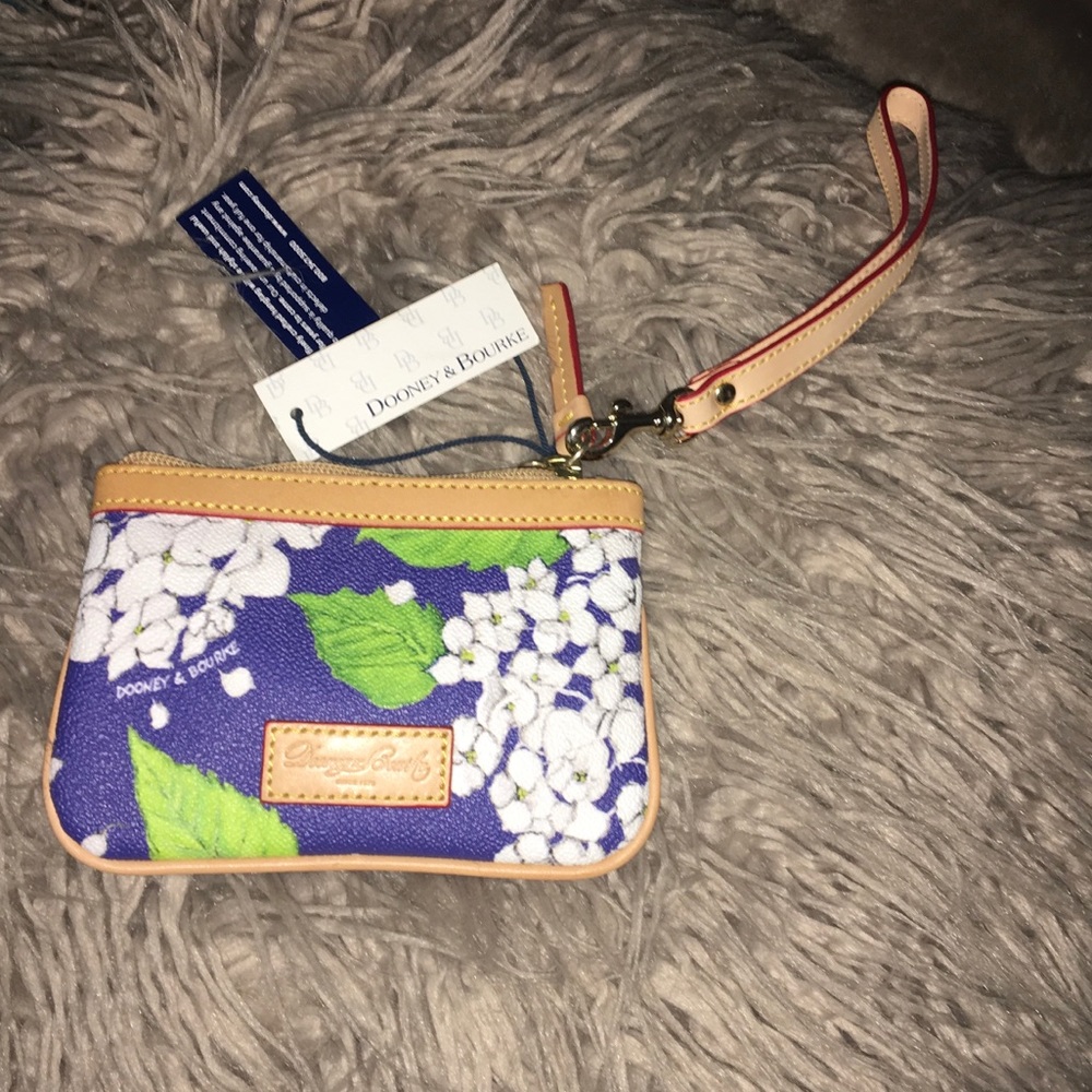 dooney & вoυrĸe  nwт wrιѕтleт