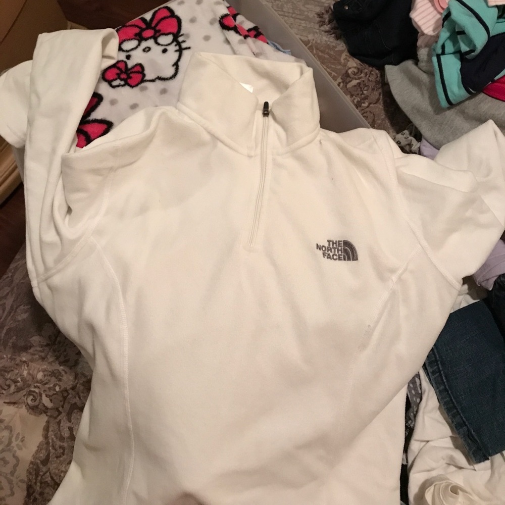 CLOSET SALE‼️ small hole in corner