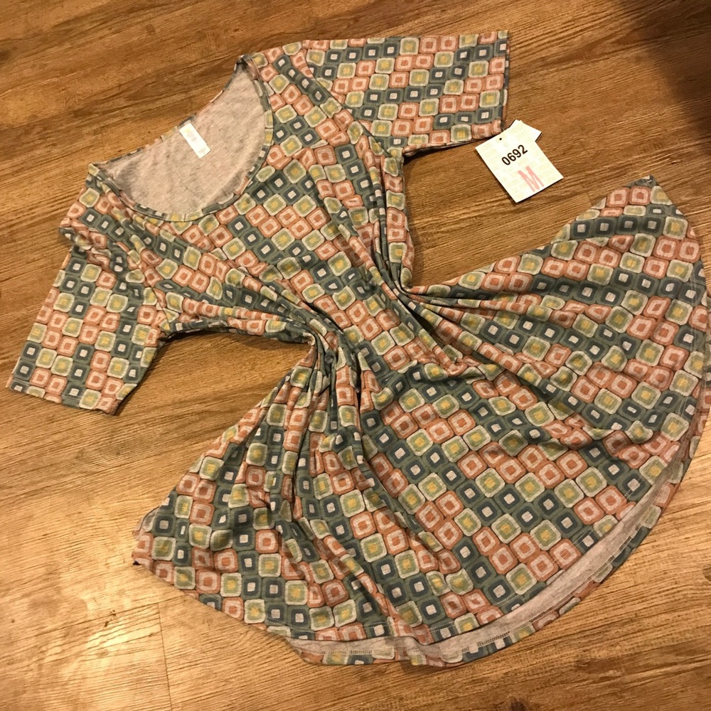 ✨ LuLaRoe M Perfect T ✨