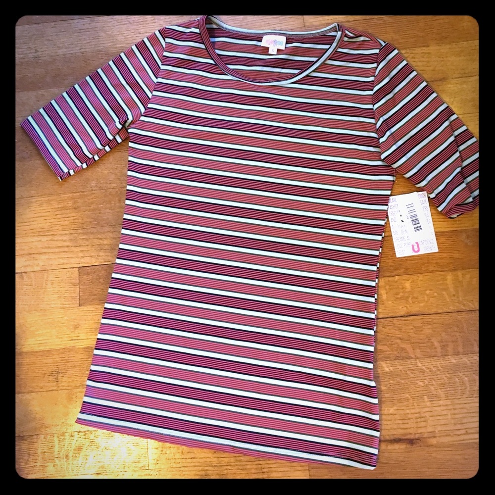 LulaRoe Gigi shirt - Small