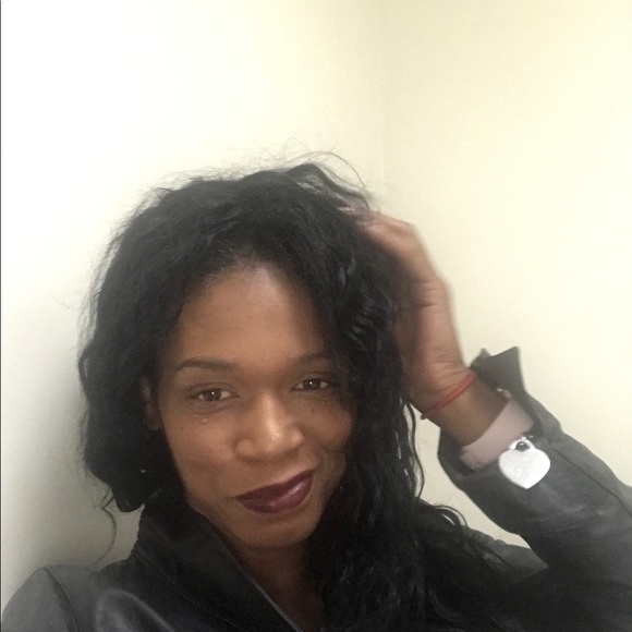 Meet your Posher, Staci - Picture 1 of 1