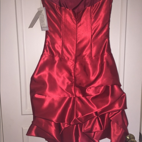 Red Jessica McClintock Prom/Homecoming dress - Picture 2 of 3