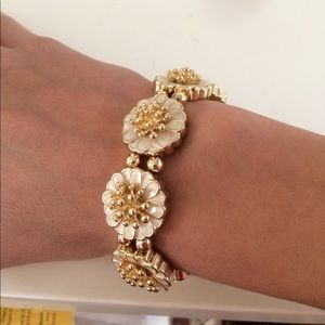 Beautiful flower bracelet