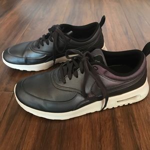 Nike Thea navy blue sneakers