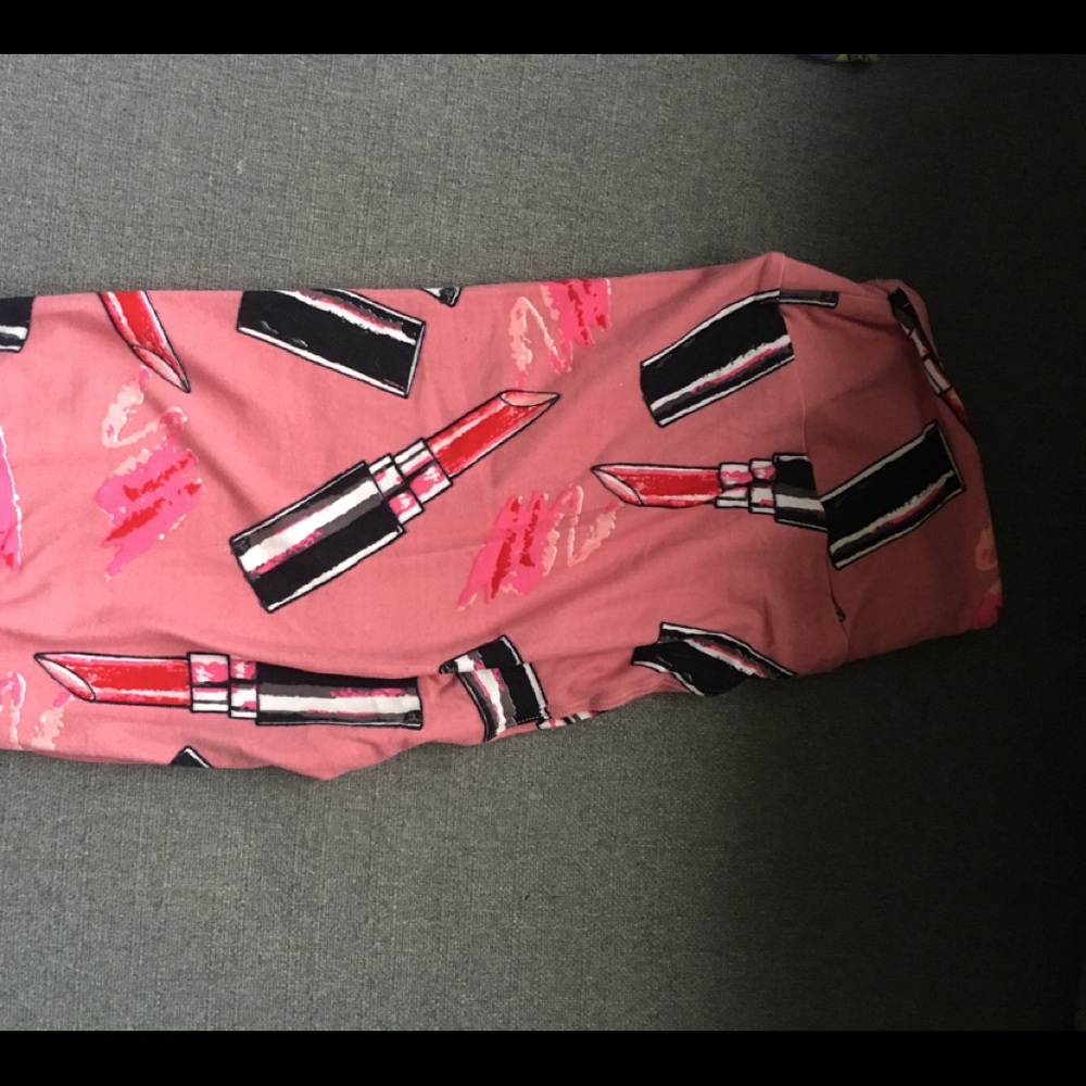 💄 LLR LuLaRoe OS One Size Lipstick Leggings