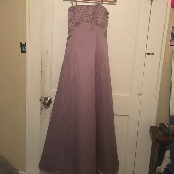 Prom dress - Picture 1 of 3