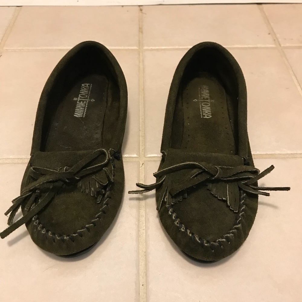 Minnetonka Hardsole Moccasins
