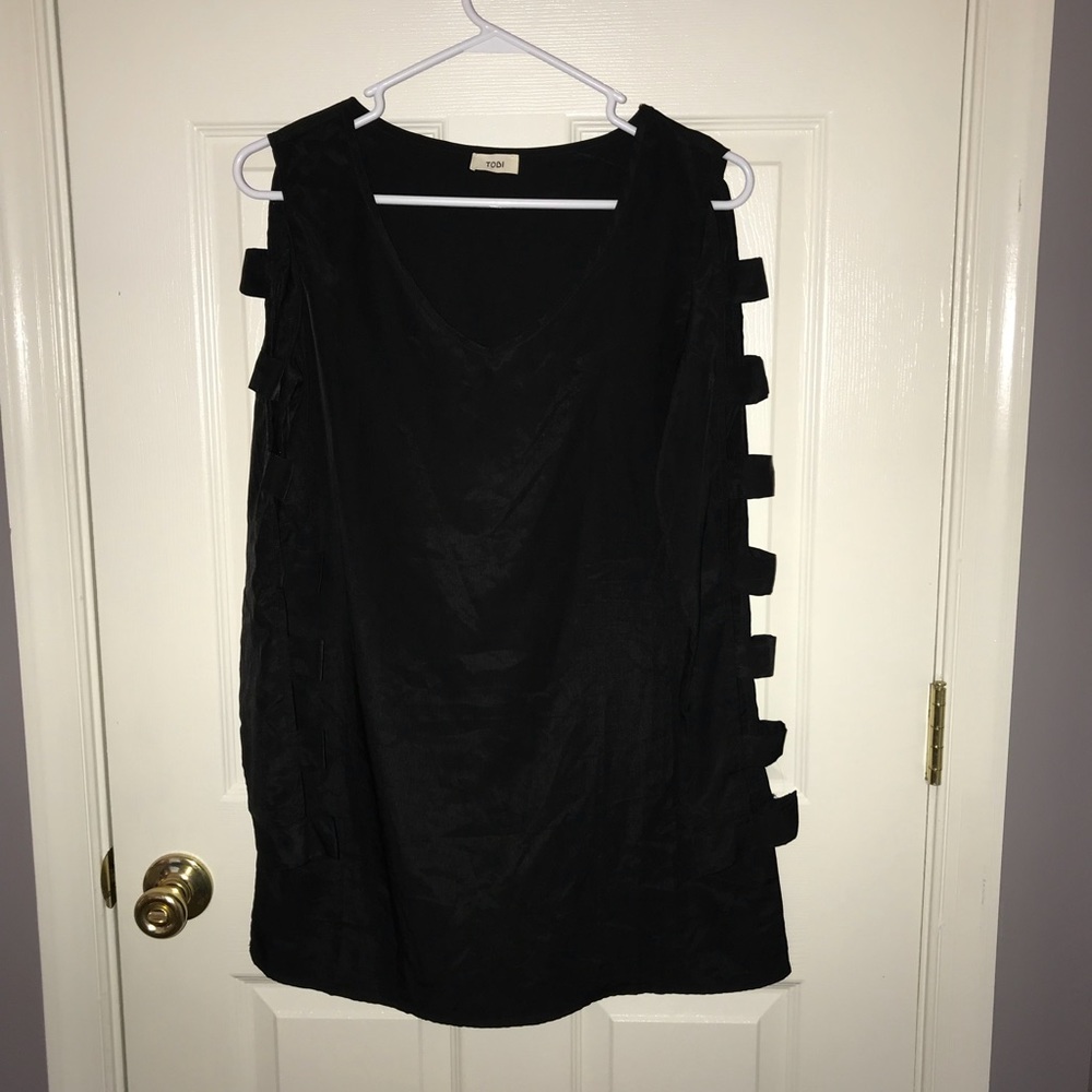 Tobi Long Cage Sleeve Dress