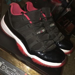 Jordan 11 Low Bred
