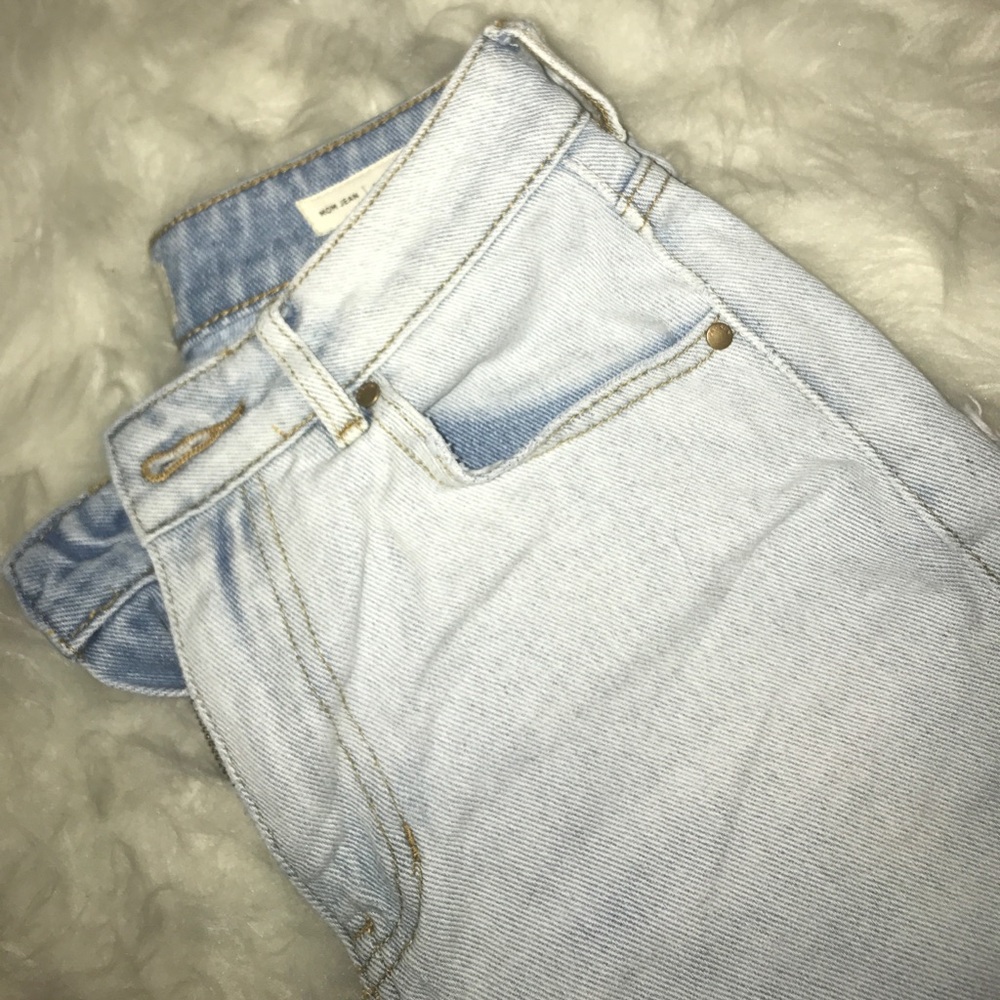 PacSun Light Wash Mom Jeans (NWOT)