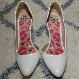 Juicy Couture White Pumps