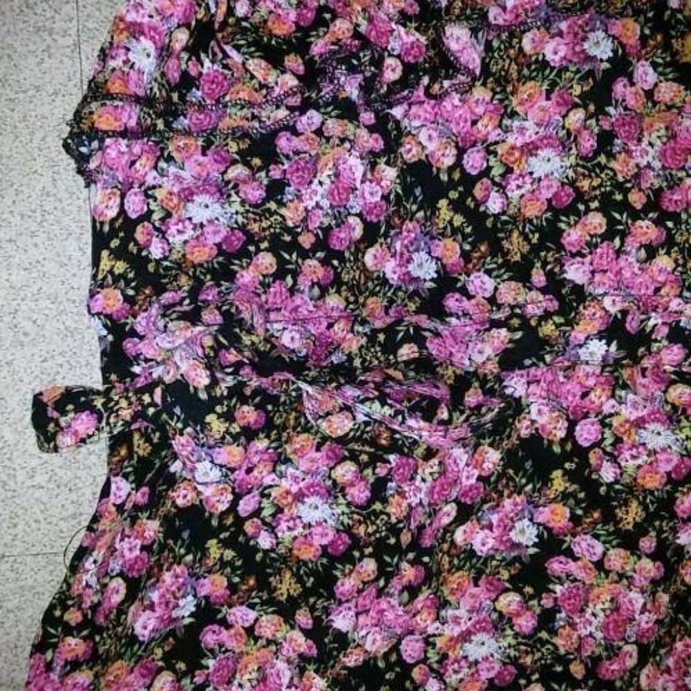 Dress - Picture 2 of 4