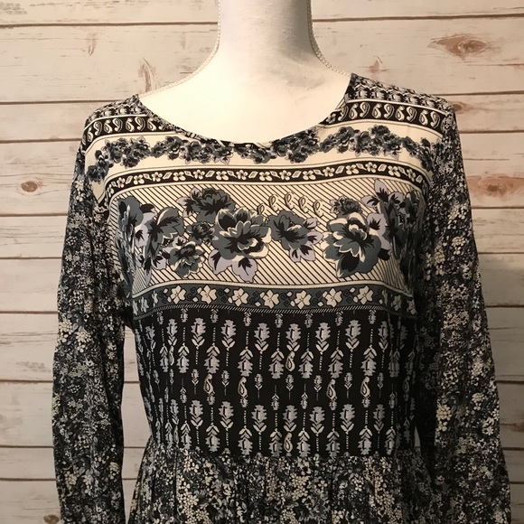 Forever 21 Dresses & Skirts - Forever 21 adorable dress. Size M