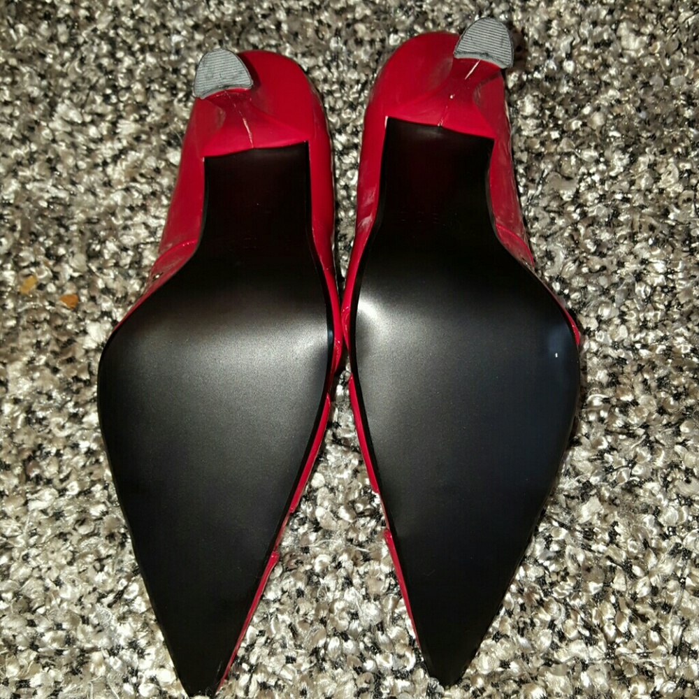 Guess Red Patent Leather High Heels - Picture 4 of 8