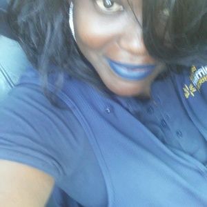 Meet your Posher, Monique