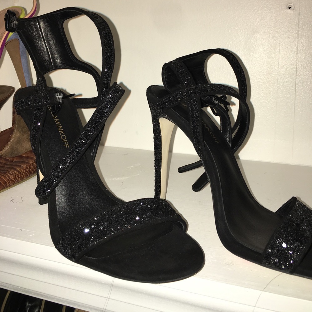 REBECCA MINKOFF ~~BEAUTIFUL!!!! A MUST HAVE!!!