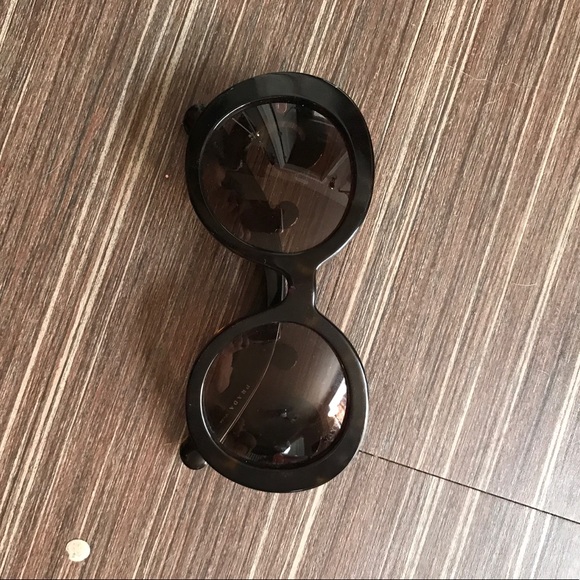 Round frame Prada sunglasses - Picture 1 of 6
