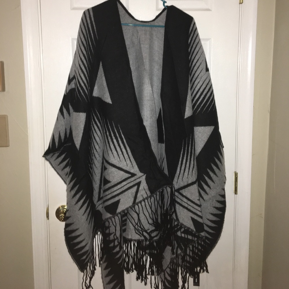EXPRESS Aztec Ponco