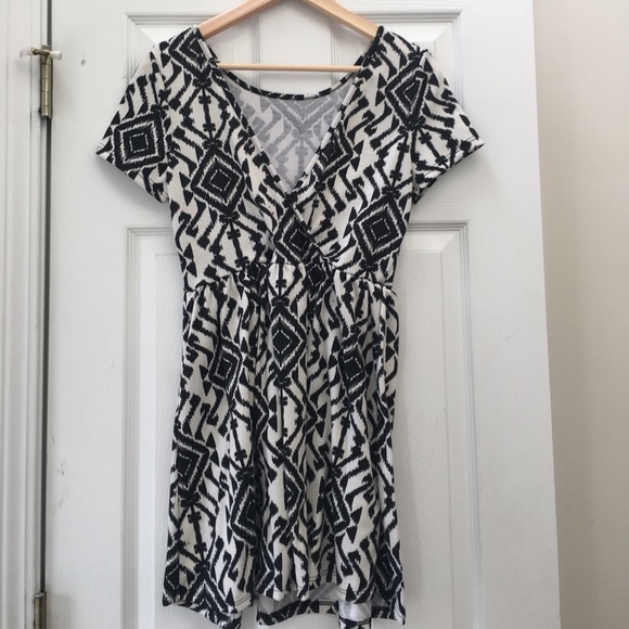 Printed black and white dress - Picture 2 of 3