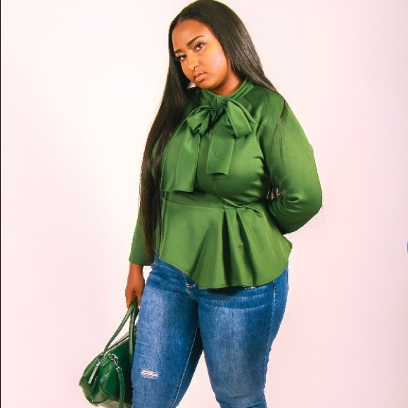 Hunter green top - Picture 3 of 4