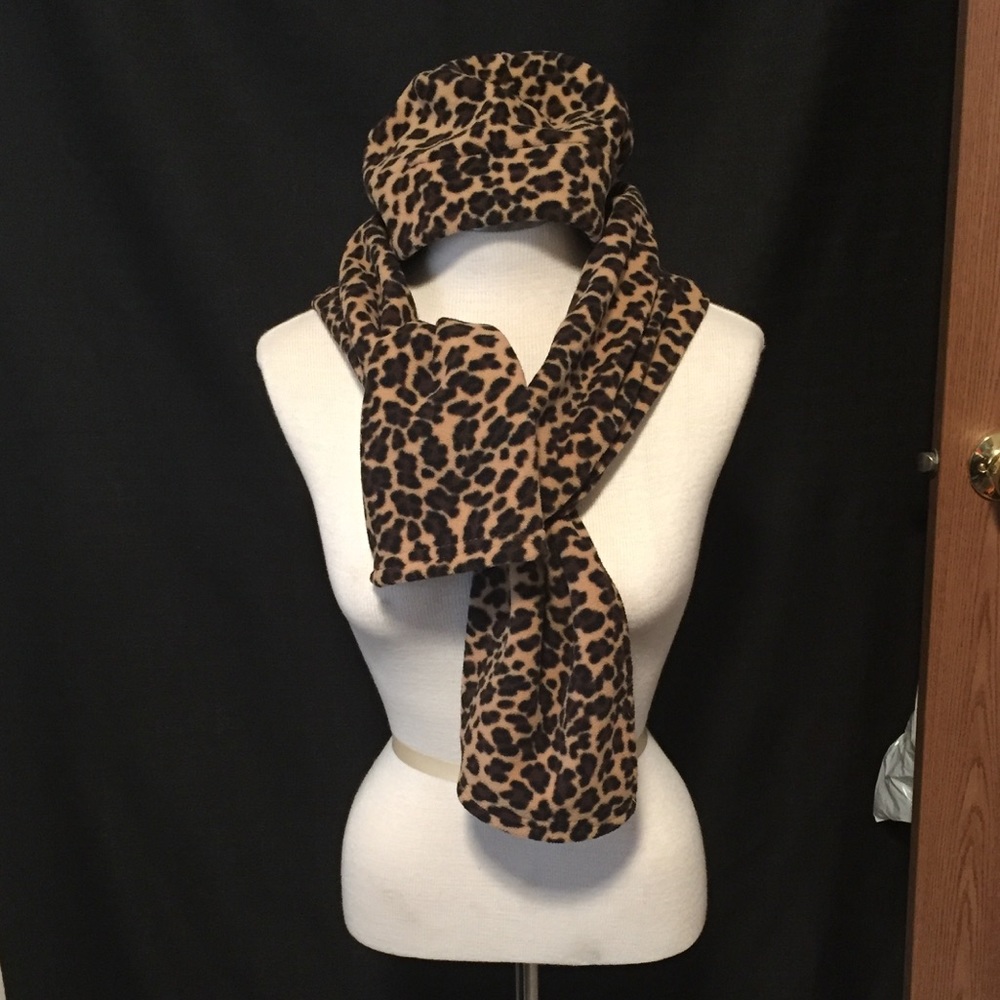 Animal print is the new black! Fleece scarf & hat!