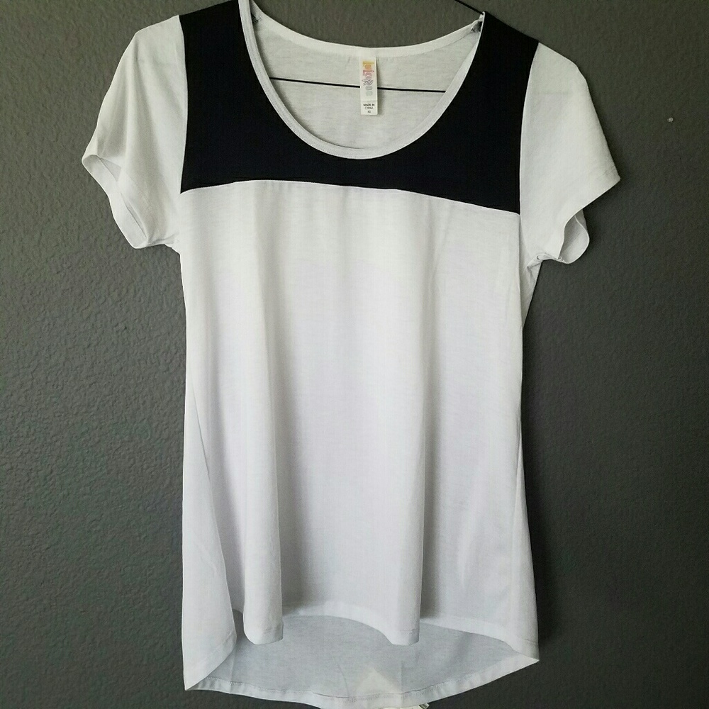 💜  3 FOR $25 💜 LuLaRoe Classic Shirt - XS