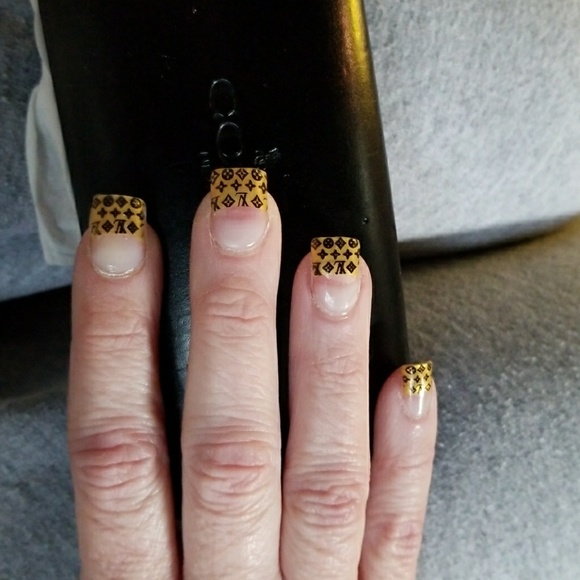 Acrilyc nail job - Picture 1 of 1